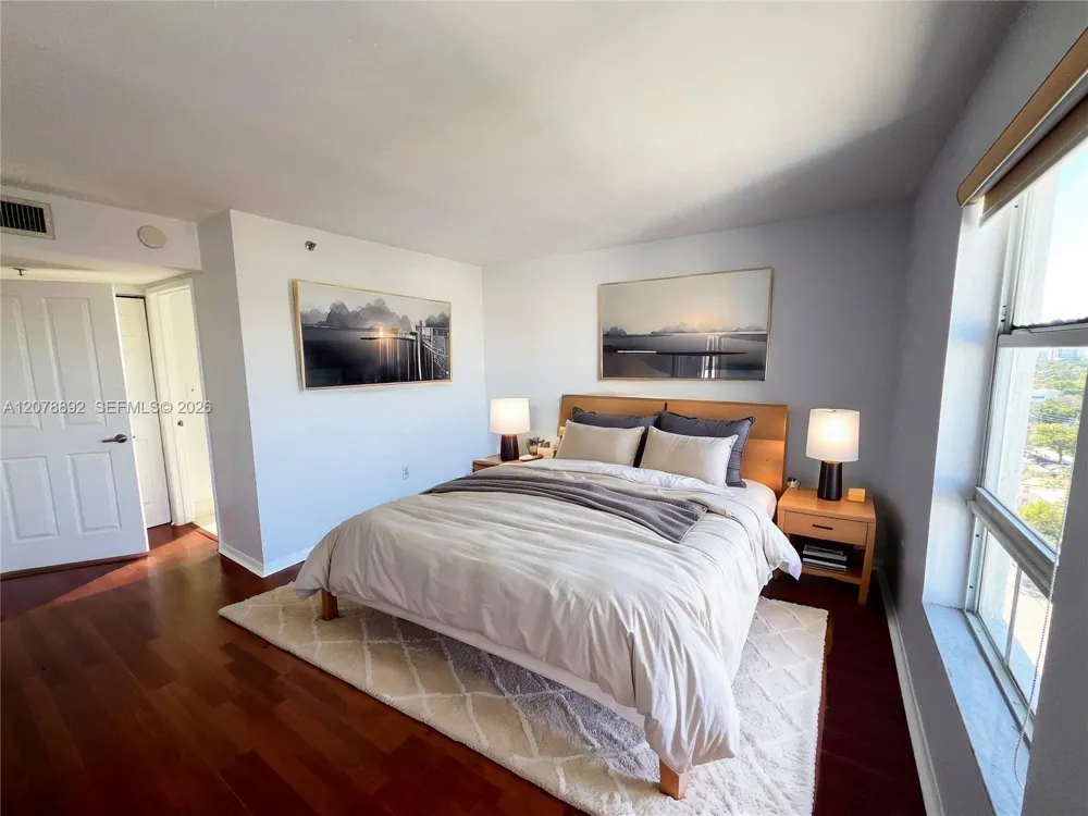 2351 Douglas Rd #1304 Miami, FL 33145