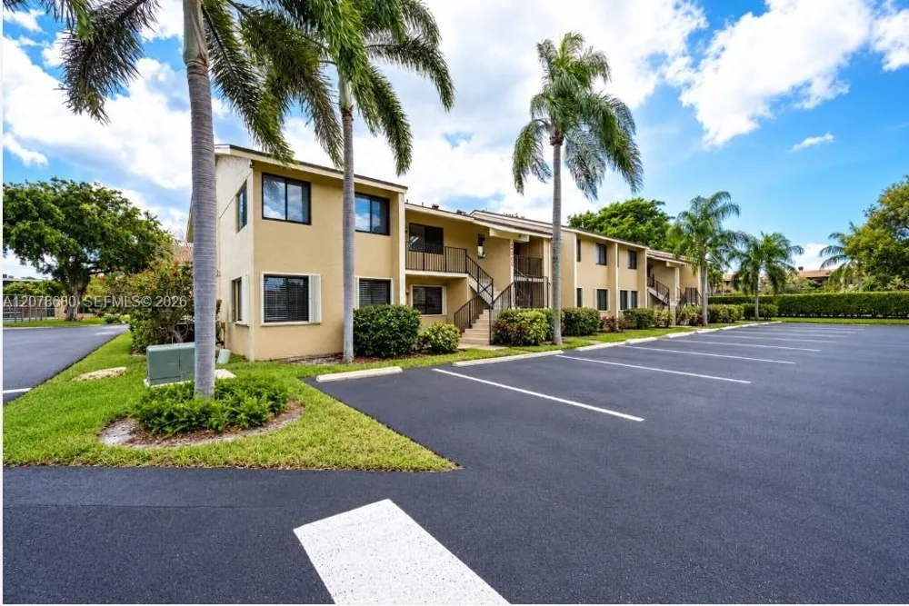 100 SE 7th St #1 Deerfield Beach, FL 33441