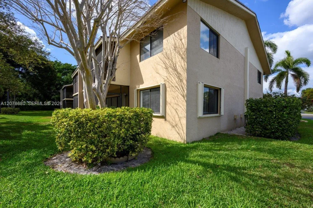 100 SE 7th St #1 Deerfield Beach, FL 33441