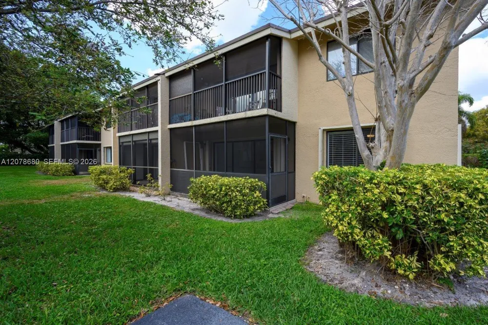 100 SE 7th St #1 Deerfield Beach, FL 33441