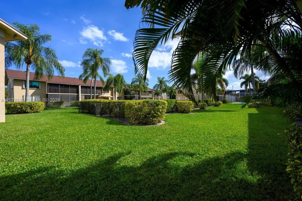 100 SE 7th St #1 Deerfield Beach, FL 33441