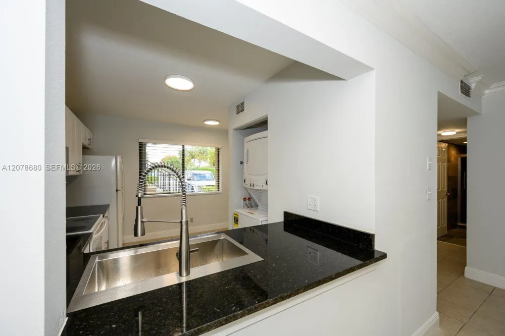 100 SE 7th St #1 Deerfield Beach, FL 33441