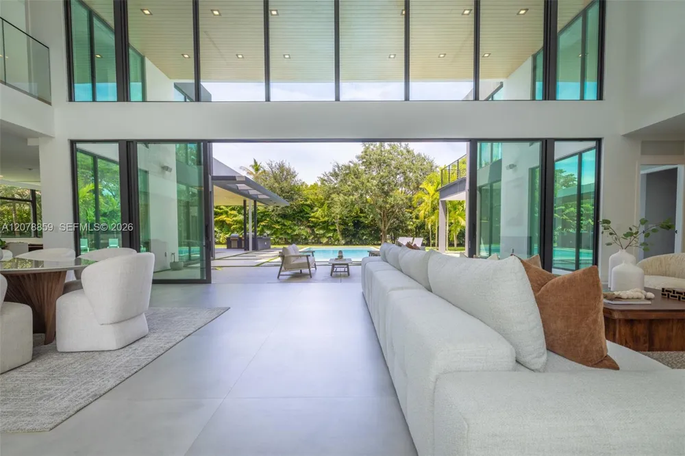 7425 Howard Dr Pinecrest, FL 33156