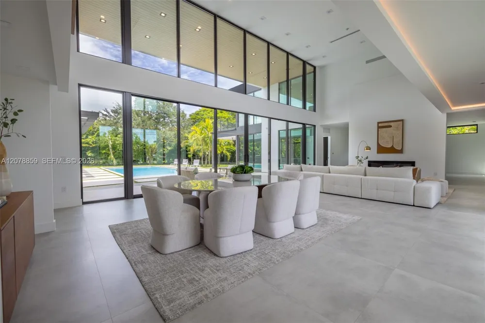 7425 Howard Dr Pinecrest, FL 33156
