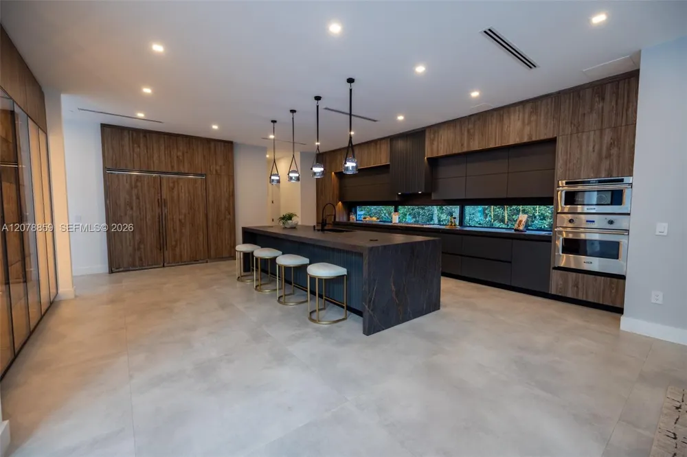 7425 Howard Dr Pinecrest, FL 33156