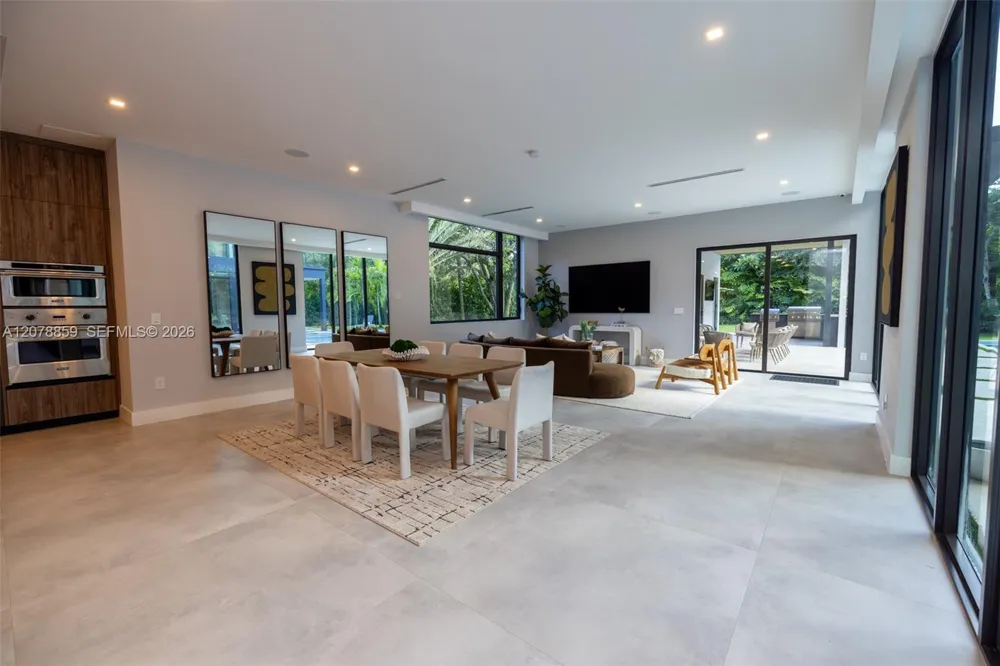 7425 Howard Dr Pinecrest, FL 33156