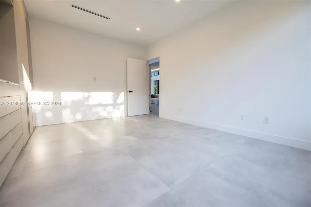 7425 Howard Dr Pinecrest, FL 33156