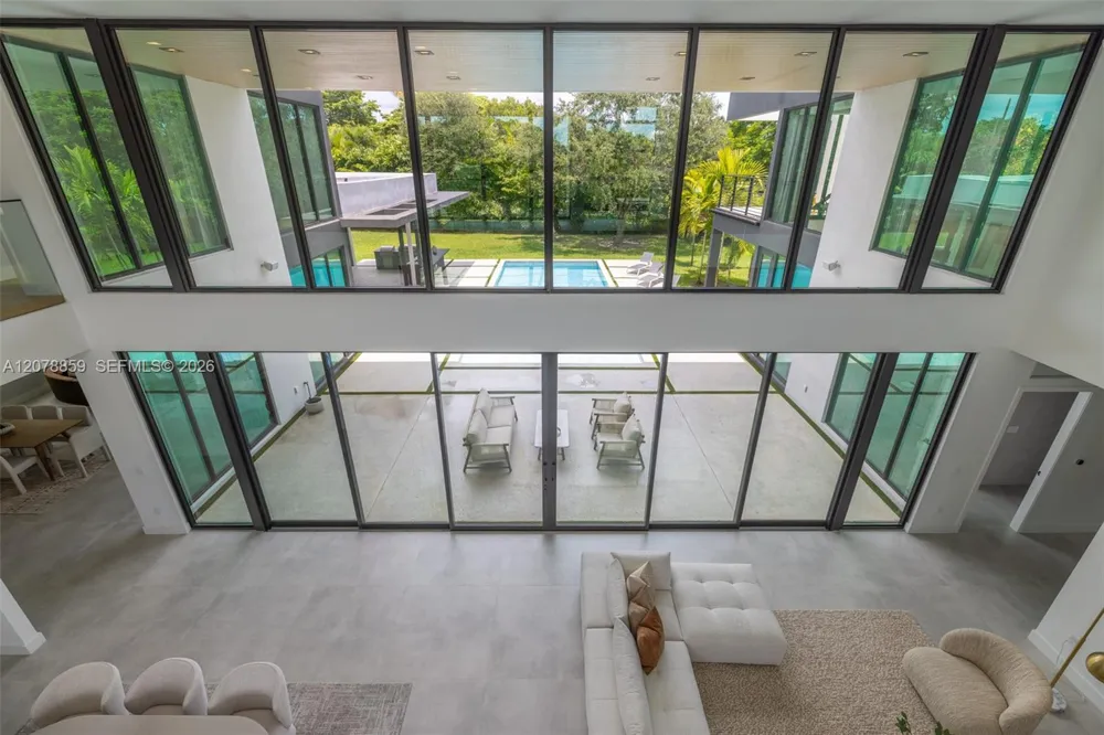 7425 Howard Dr Pinecrest, FL 33156