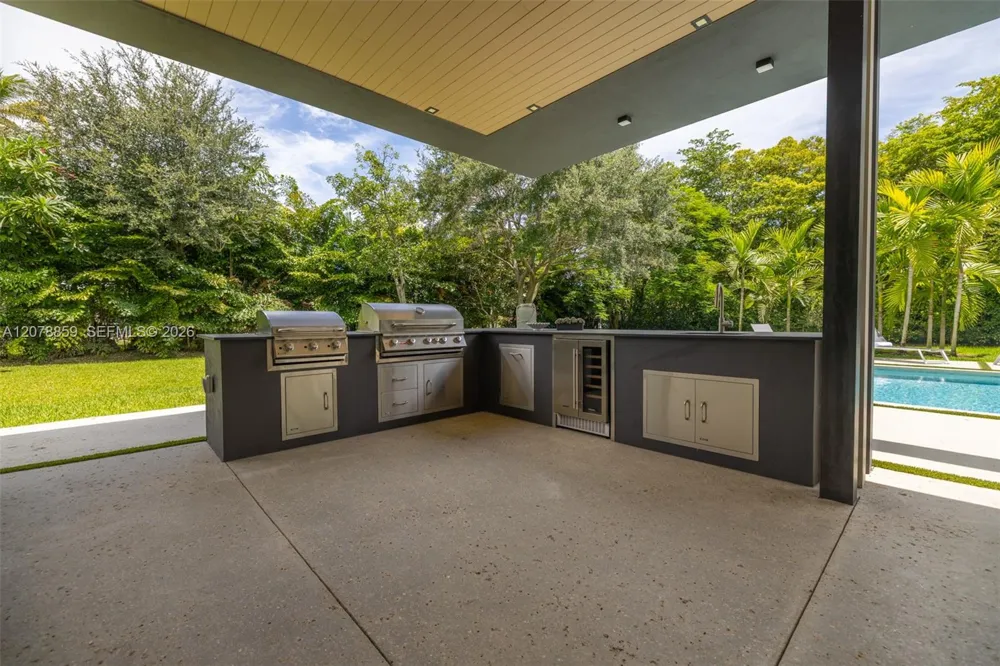 7425 Howard Dr Pinecrest, FL 33156