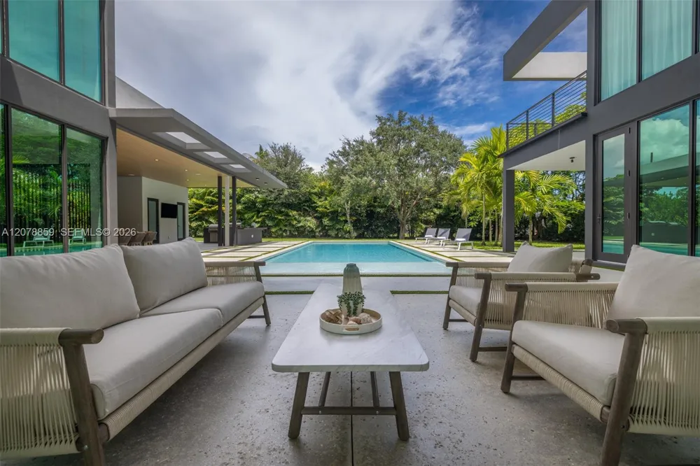 7425 Howard Dr Pinecrest, FL 33156