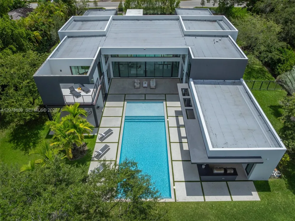 7425 Howard Dr Pinecrest, FL 33156