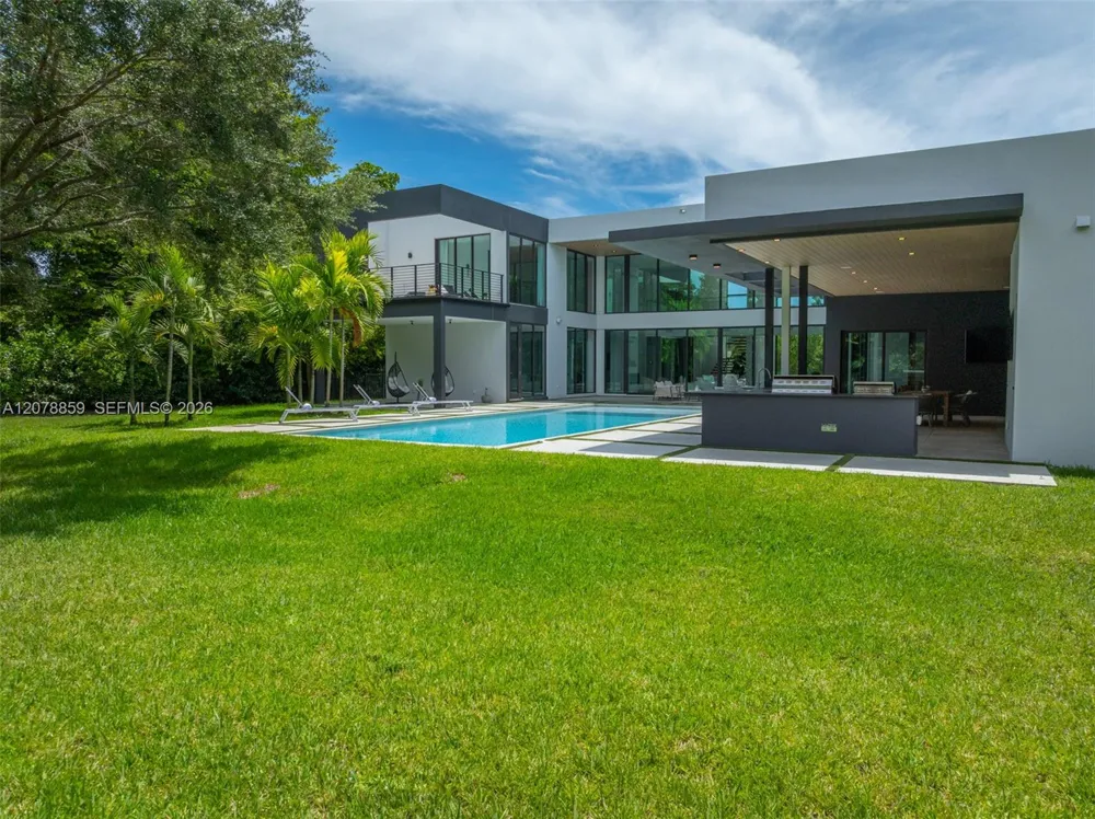 7425 Howard Dr Pinecrest, FL 33156