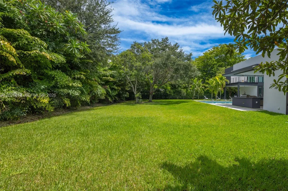 7425 Howard Dr Pinecrest, FL 33156