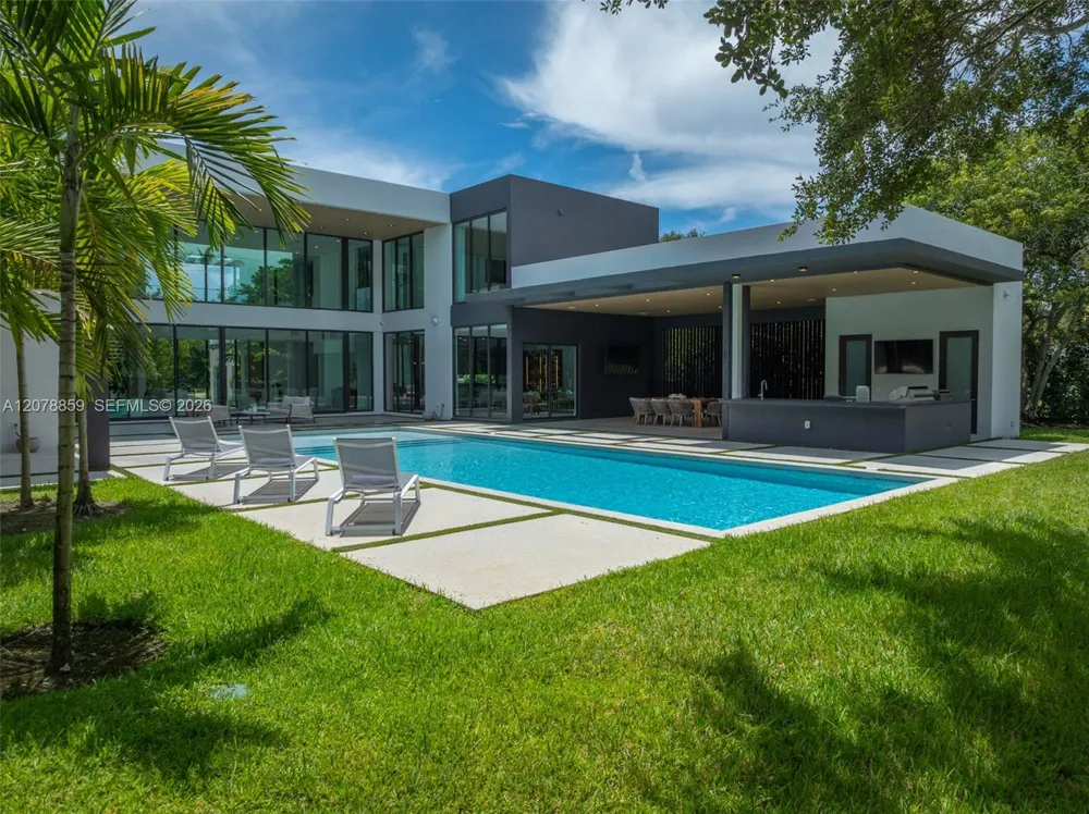 7425 Howard Dr Pinecrest, FL 33156