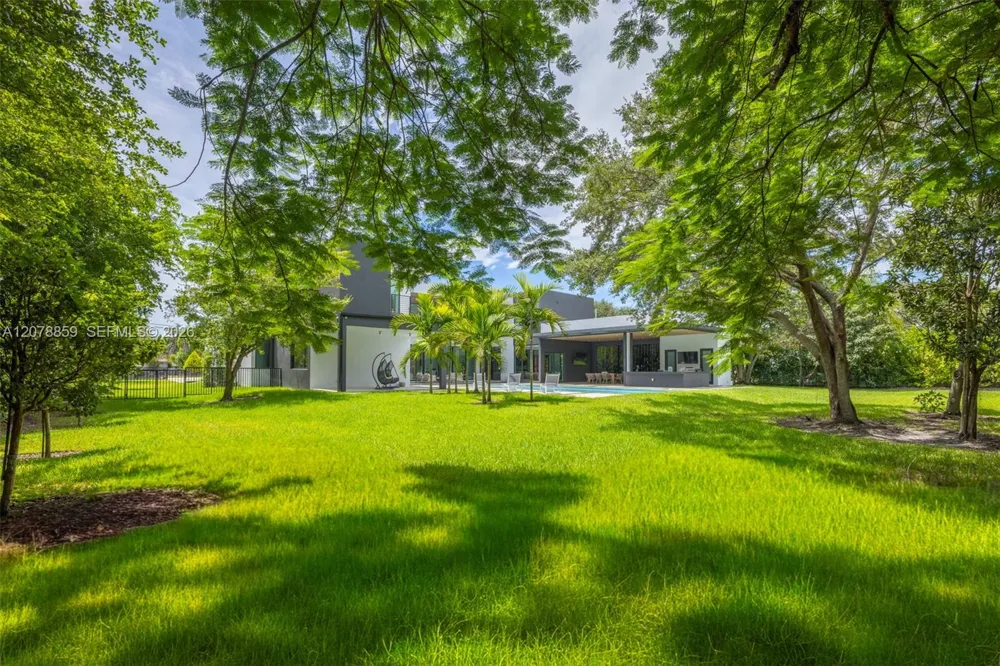 7425 Howard Dr Pinecrest, FL 33156