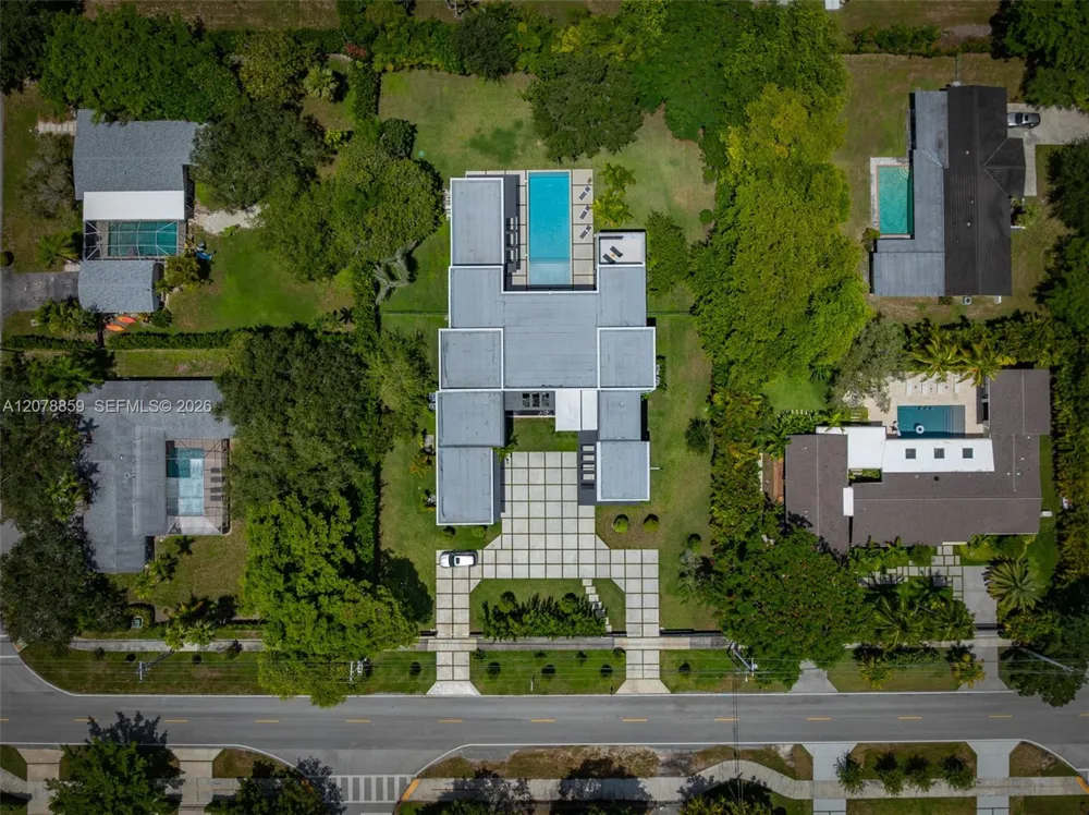 7425 Howard Dr Pinecrest, FL 33156
