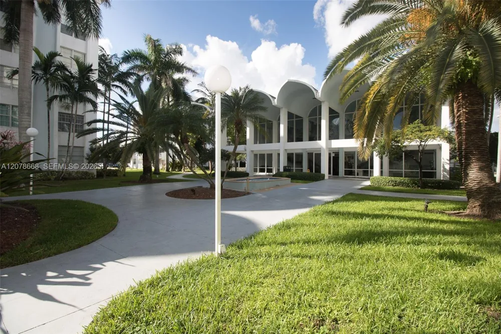 486 NW 165th St Rd #B-301 Miami, FL 33169