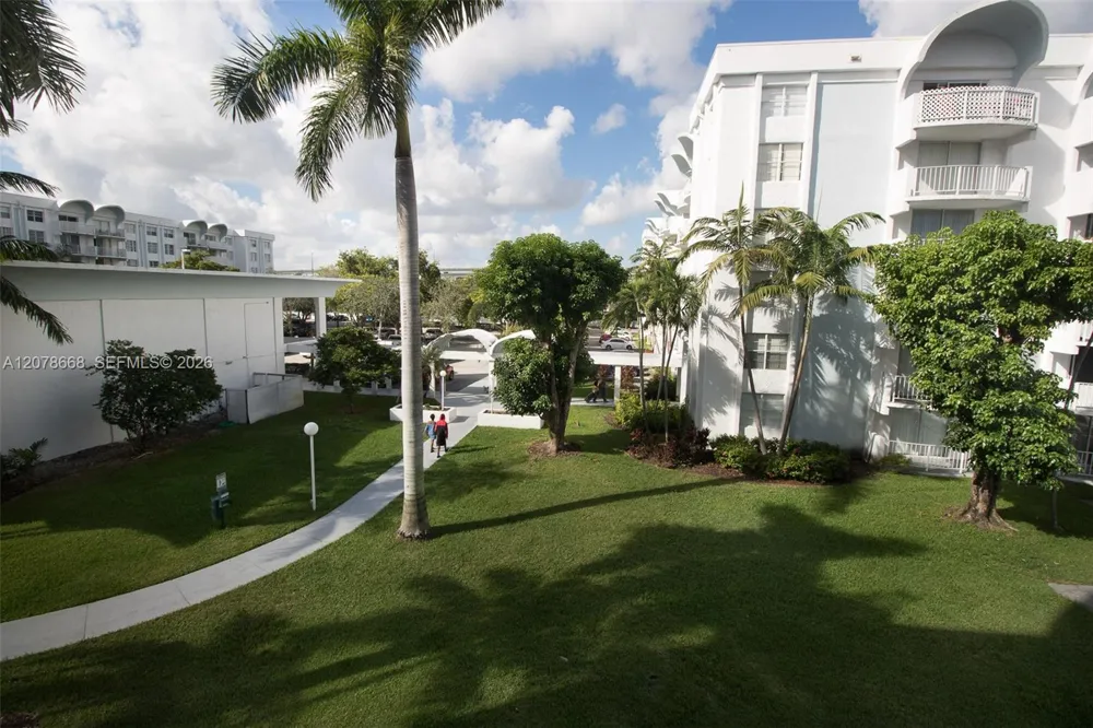 486 NW 165th St Rd #B-301 Miami, FL 33169