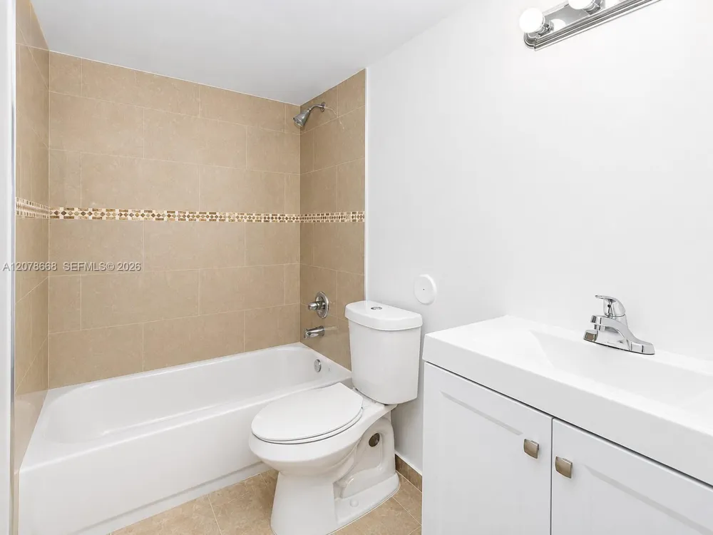 486 NW 165th St Rd #B-301 Miami, FL 33169