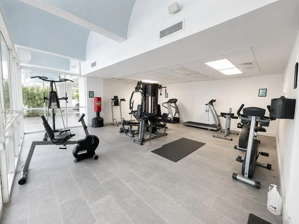 486 NW 165th St Rd #B-301 Miami, FL 33169