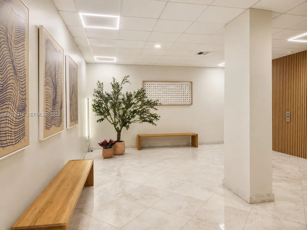 2780 NE 183rd St #215 Aventura, FL 33160