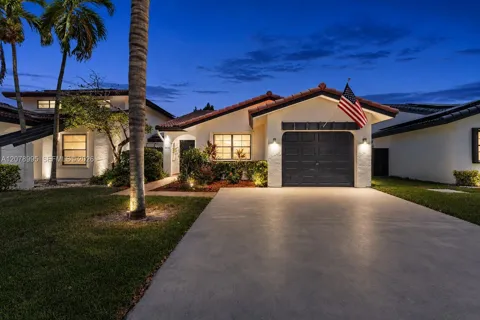 6633 NW 176th Ter