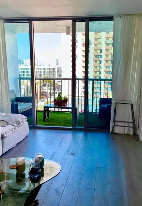 2655 Collins Ave #1003 Miami Beach, FL 33140