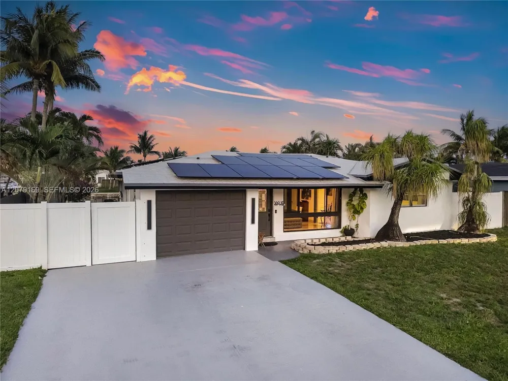 380 SE 1st Ter Pompano Beach, FL 33060