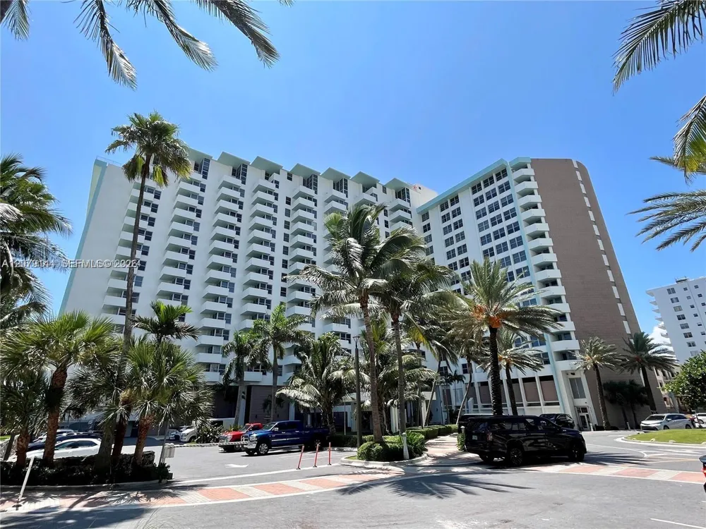 2899 Collins Ave #1714 Miami Beach, FL 33140