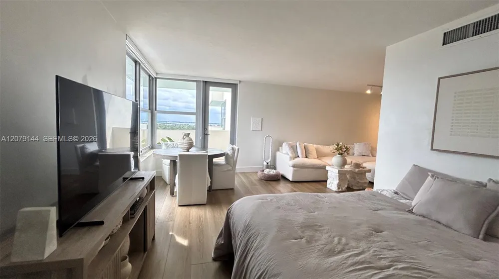 2899 Collins Ave #1714 Miami Beach, FL 33140
