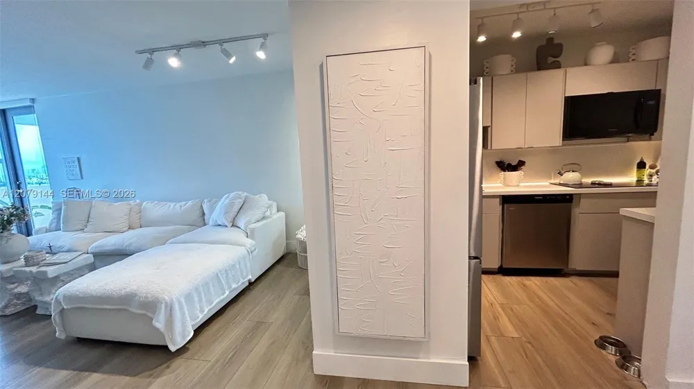 2899 Collins Ave #1714 Miami Beach, FL 33140