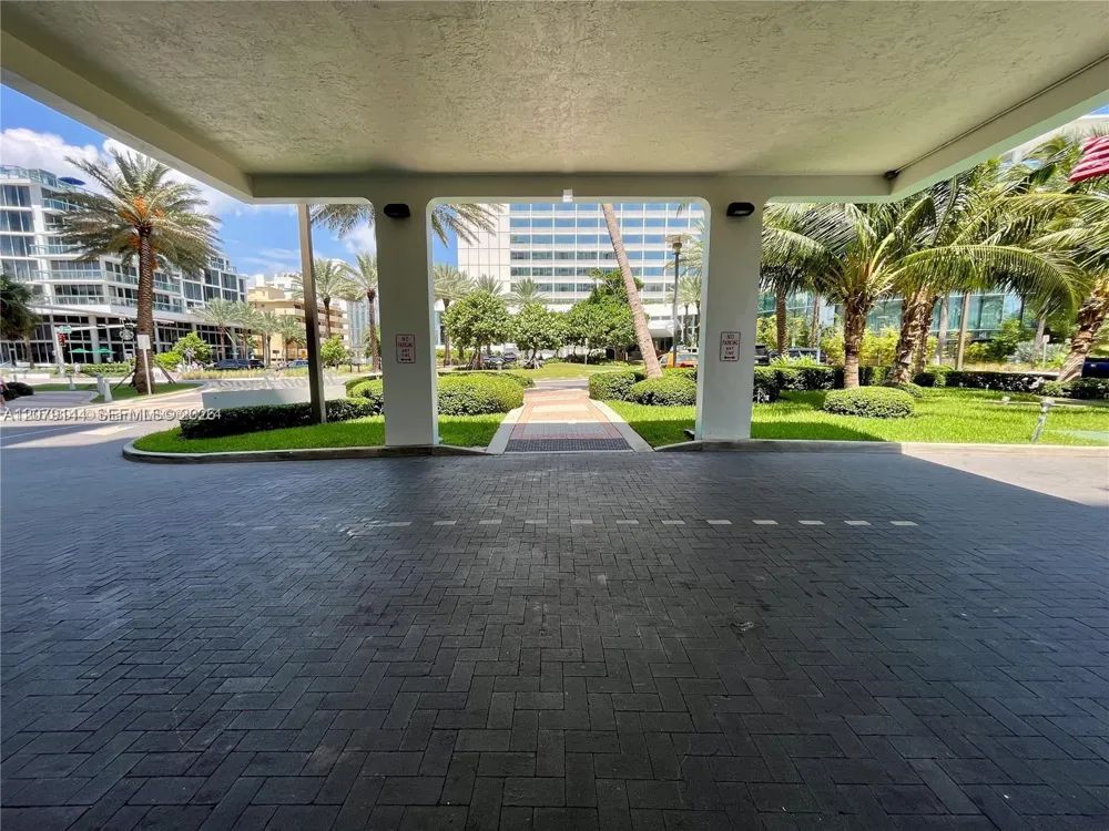 2899 Collins Ave #1714 Miami Beach, FL 33140