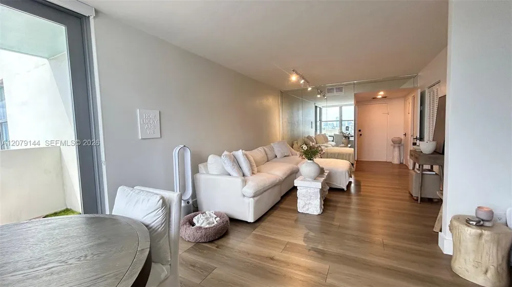 2899 Collins Ave #1714 Miami Beach, FL 33140