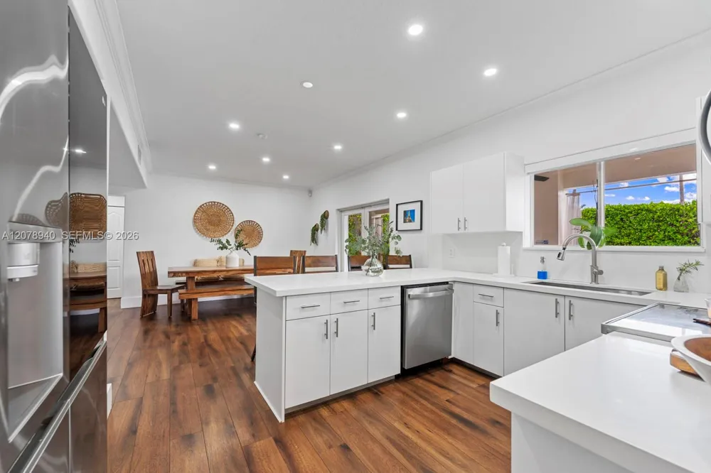 9067 NW 169th St Miami Lakes, FL 33018