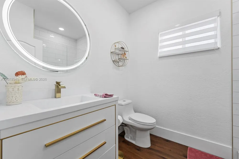 9067 NW 169th St Miami Lakes, FL 33018