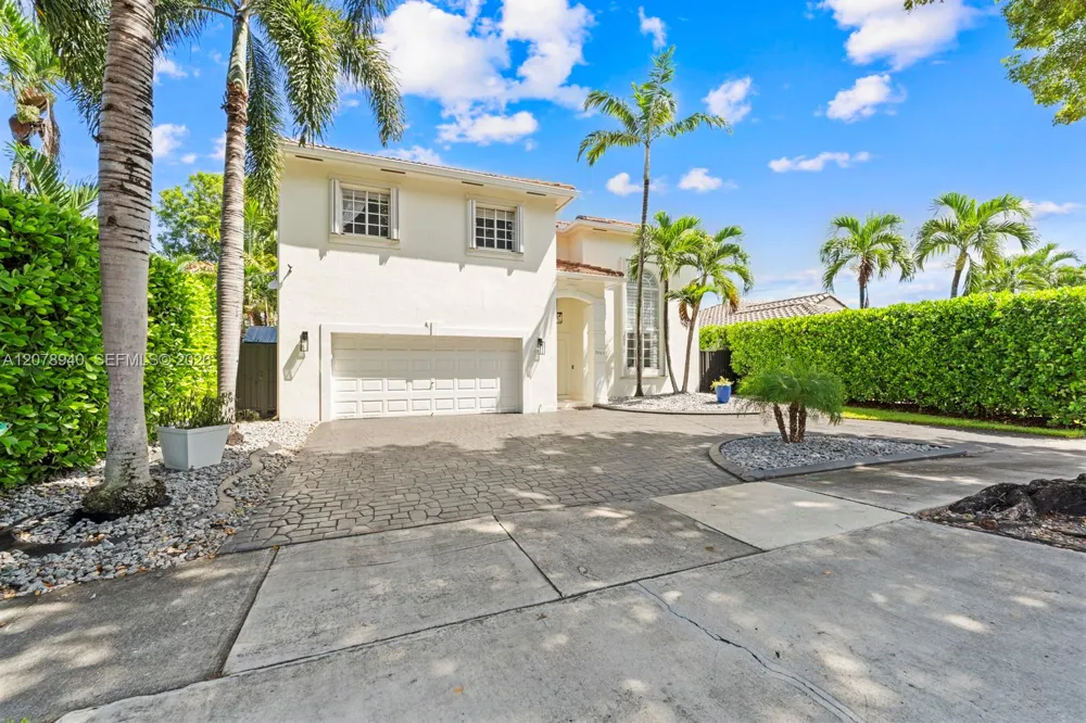 9067 NW 169th St Miami Lakes, FL 33018