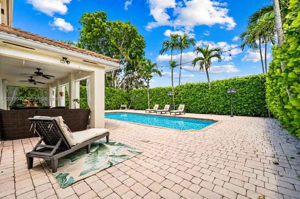 9067 NW 169th St Miami Lakes, FL 33018