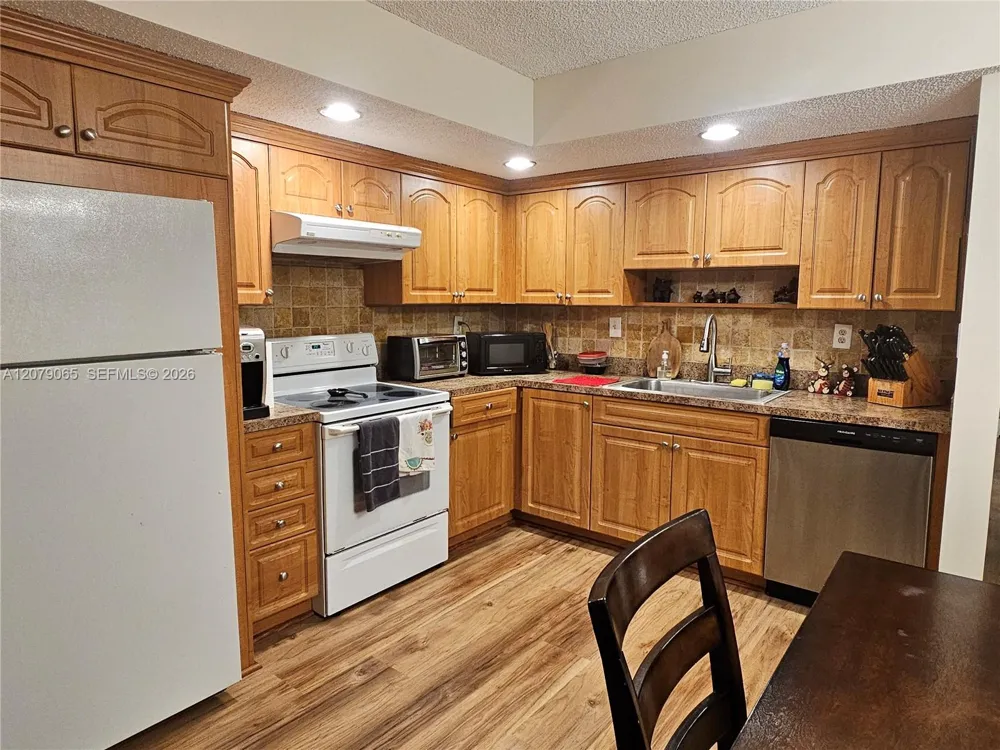 8065 SW 107th Ave #5-107 Miami, FL 33173