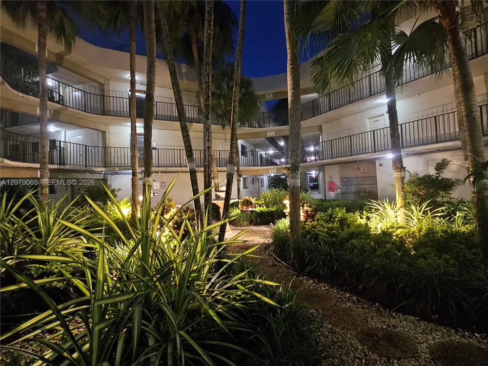 8065 SW 107th Ave #5-107 Miami, FL 33173
