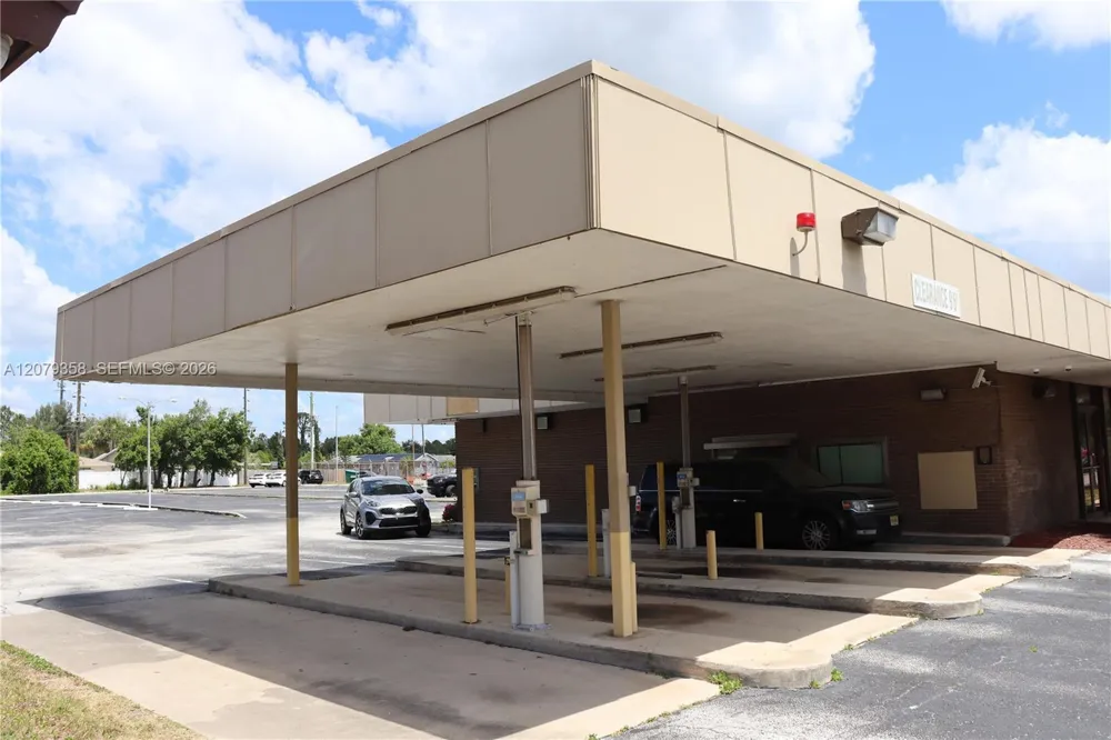 940 Delton Blvd Deltona, FL 32725