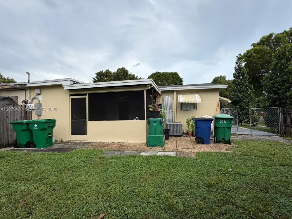 5051 SW 92nd Ter Cooper City, FL 33328