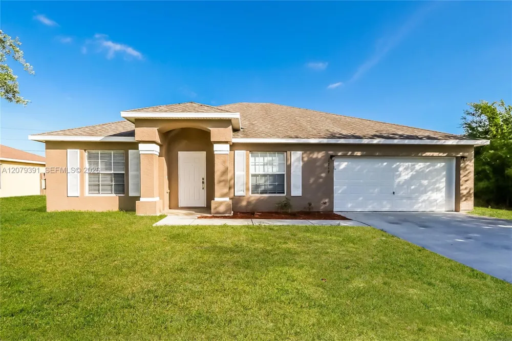 1219 SW Eleuthera Ave Port St. Lucie, FL 34953