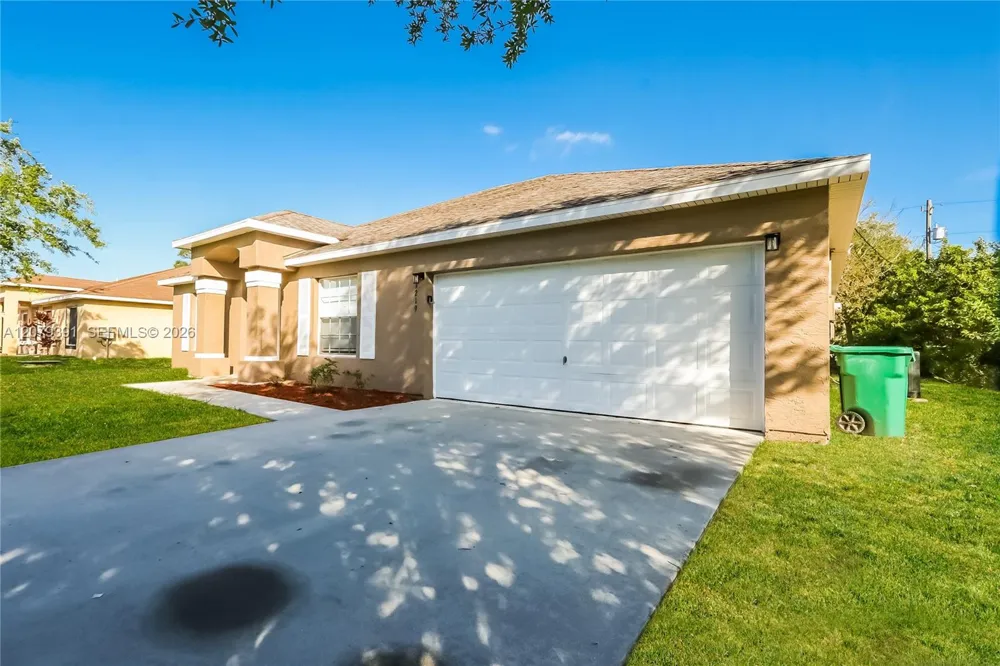1219 SW Eleuthera Ave Port St. Lucie, FL 34953