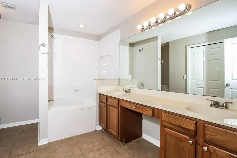 1219 SW Eleuthera Ave Port St. Lucie, FL 34953