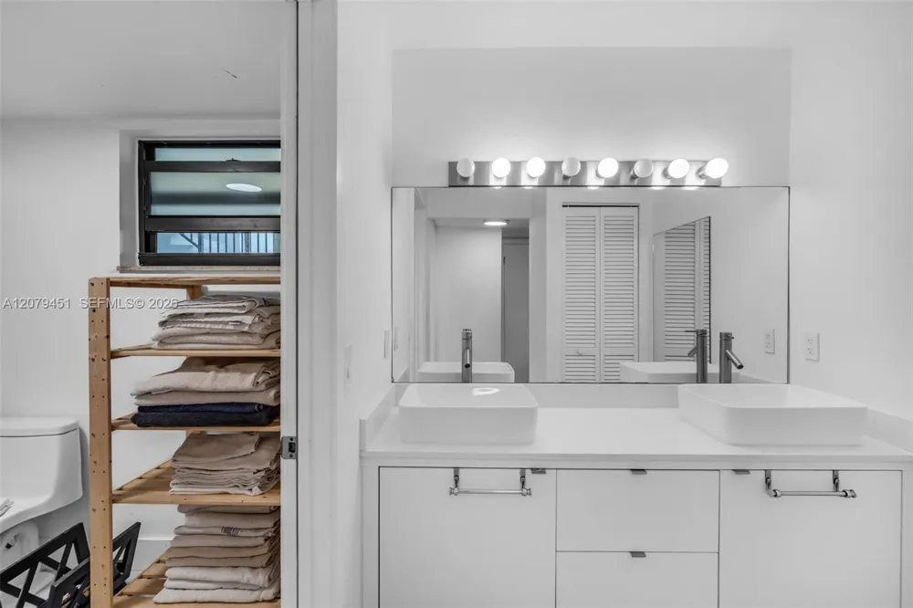 101 Ocean Lane Dr #1011 Key Biscayne, FL 33149