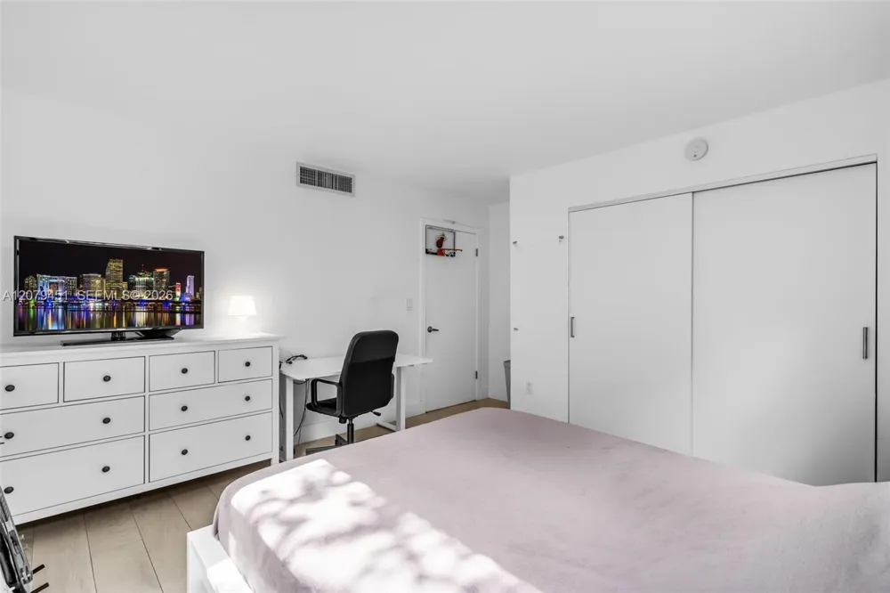 101 Ocean Lane Dr #1011 Key Biscayne, FL 33149