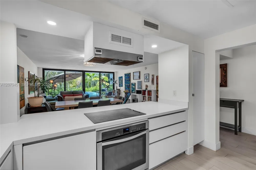 101 Ocean Lane Dr #1011 Key Biscayne, FL 33149