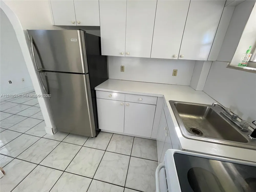 1016 NW 1st Ave Hallandale Beach, FL 33009