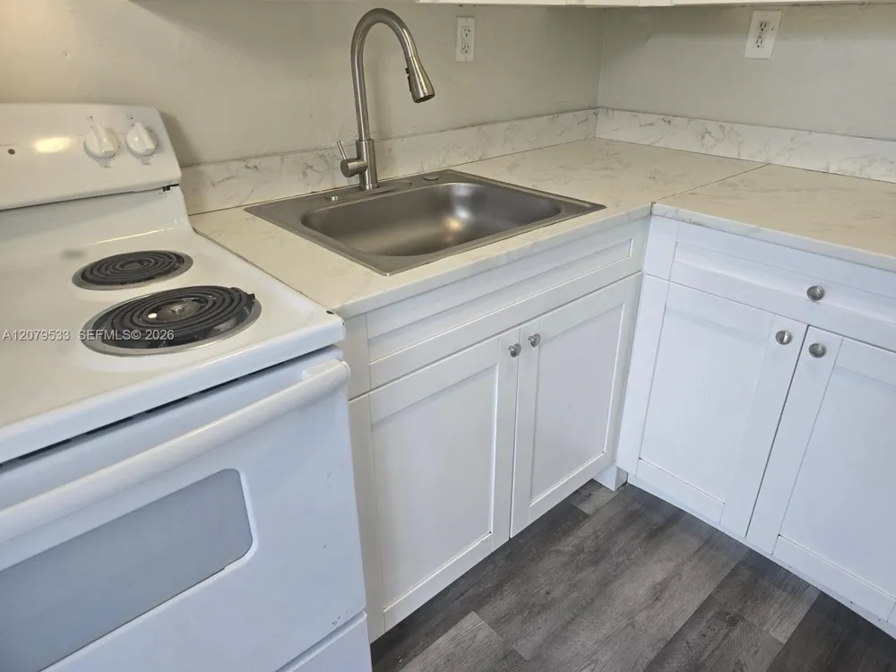2431 NW 9th St Fort Lauderdale, FL 33311