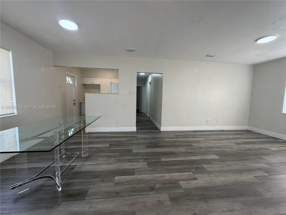 2431 NW 9th St Fort Lauderdale, FL 33311